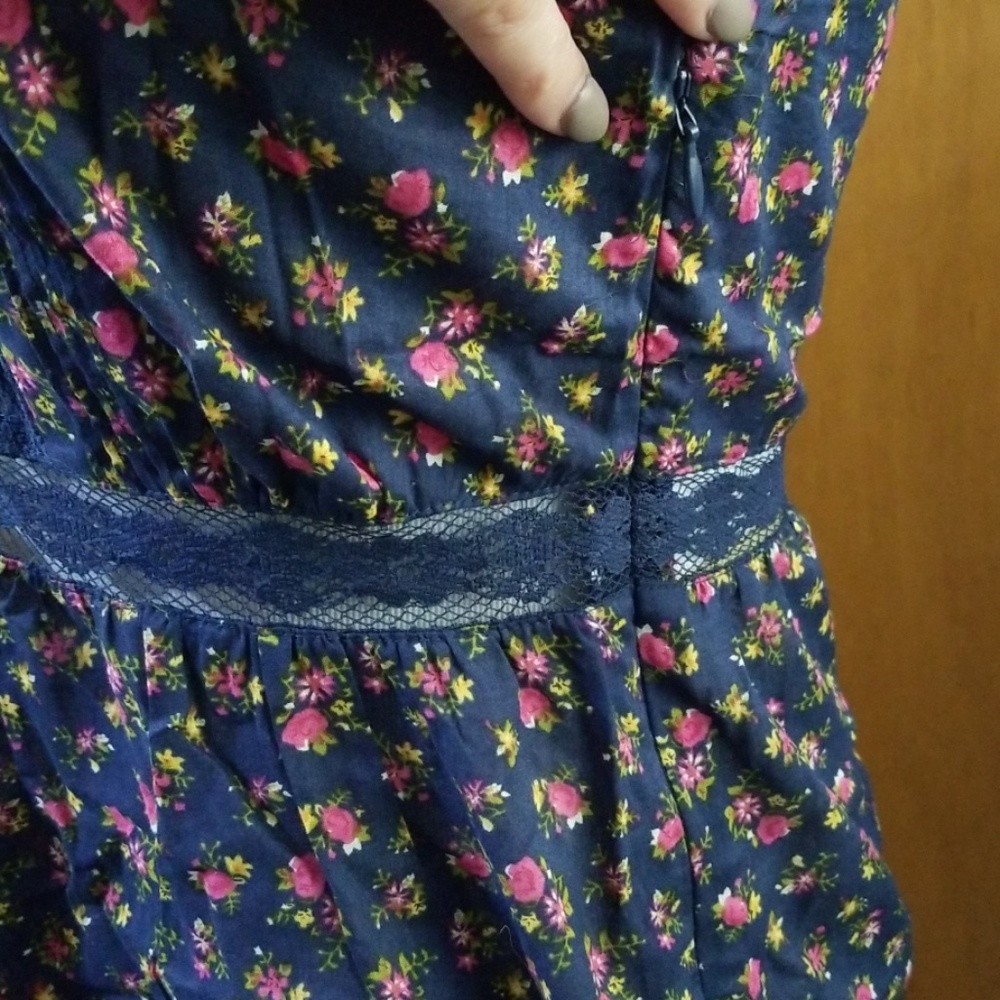 Floral Mini-Dress - Picture 4 of 6